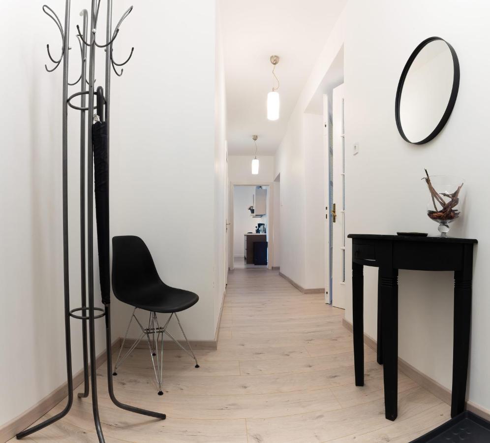Central Perk Apartments Riga Exterior photo